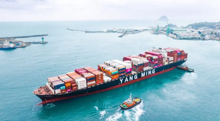 Yang Ming books LNG-powered containerships in South Korea