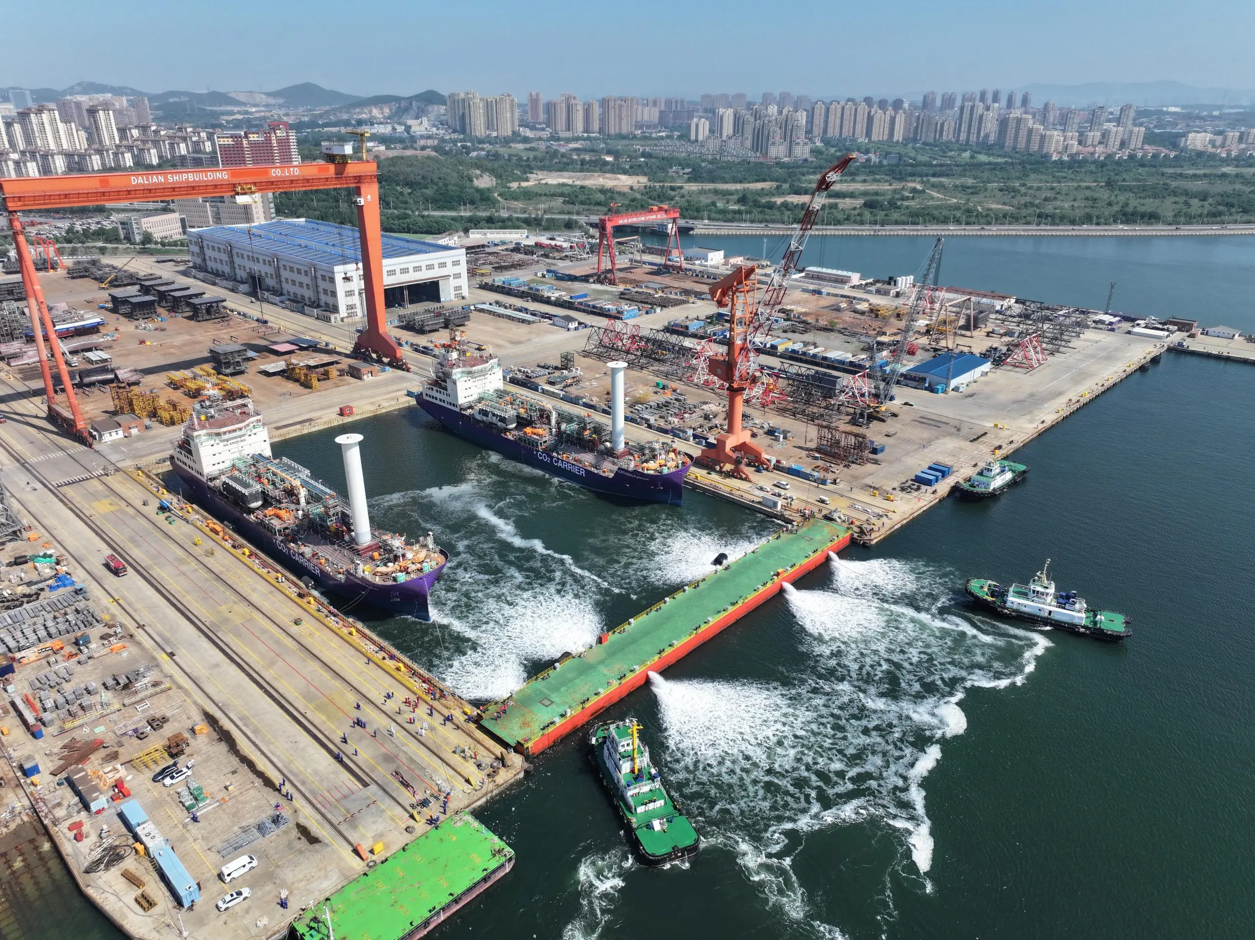 China's DSOC scores LNG bunkering vessel order