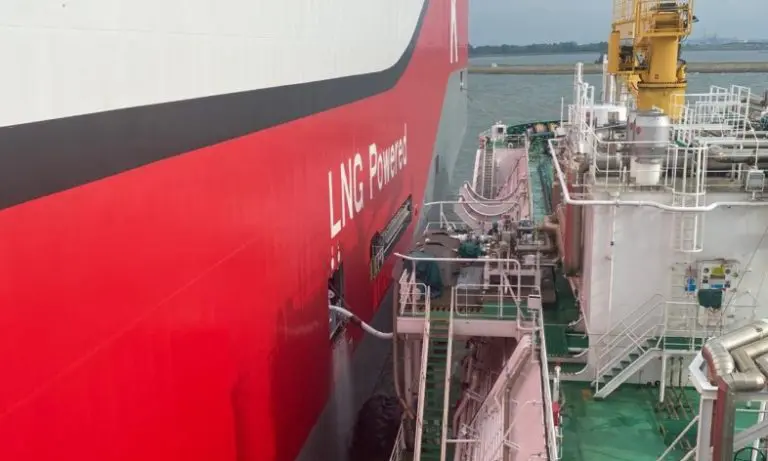 Singapore’s FueLNG in 500th STS bunkering operation