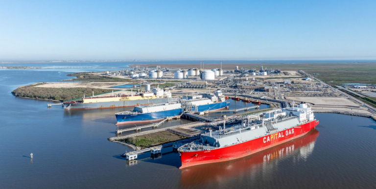 US weekly LNG exports climb to 36 cargoes