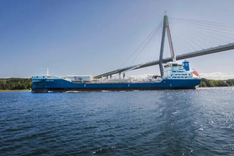 Furetank, partners order more LNG-powered vessels in China