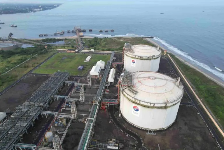 India's Petronet LNG to form JV to build CBG plants