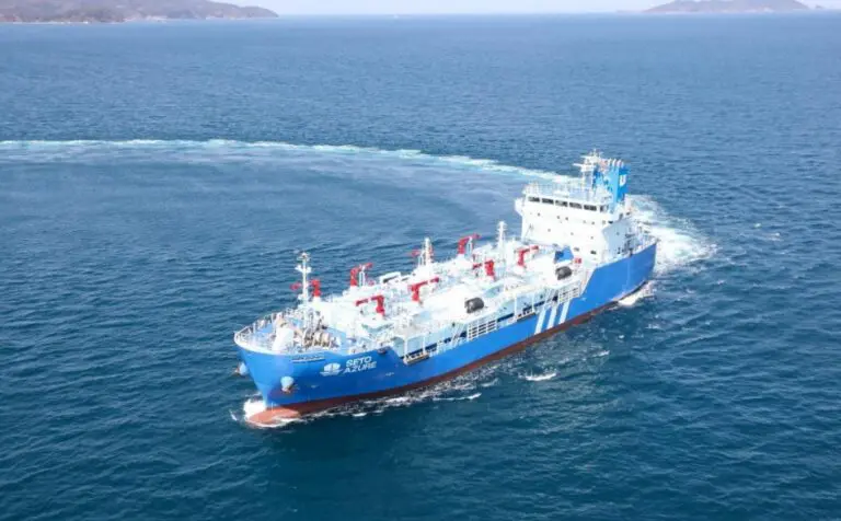 Osaka Gas wraps up first STS LNG bunkering op in Osaka Bay