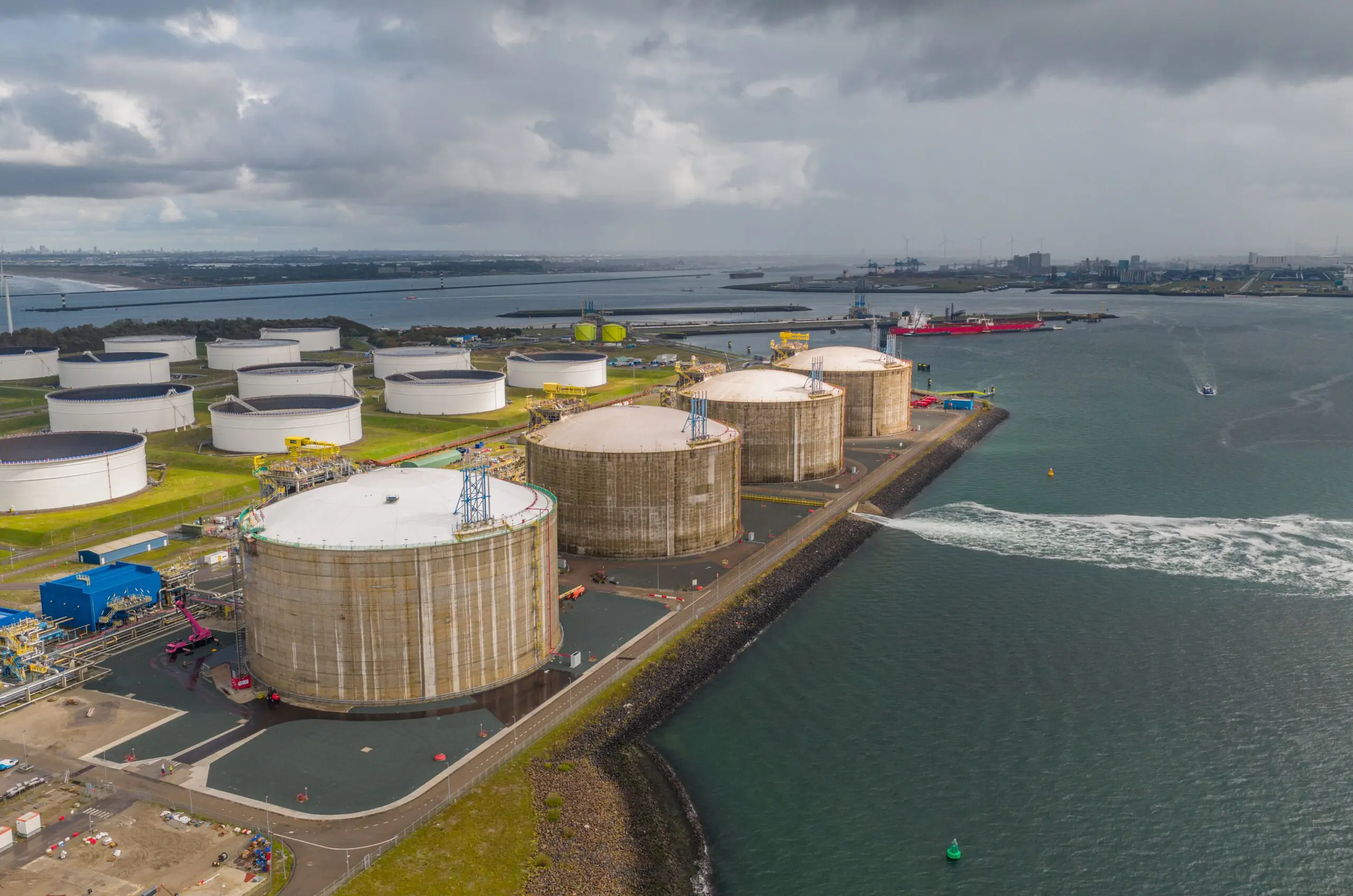 Gasunie and Vopak launch fourth Gate LNG tank