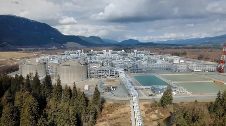 Tecnicas Reunidas scores LNG Canada pipeline gig