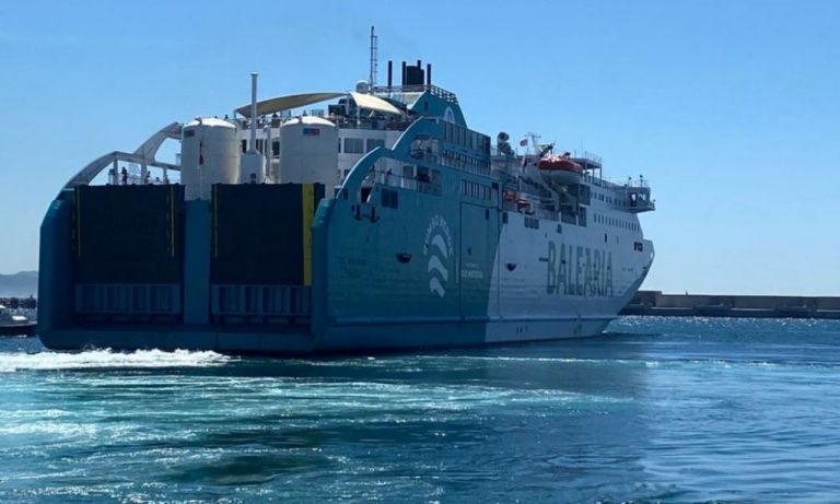 Balearia’s ferry bunkers LNG for first time
