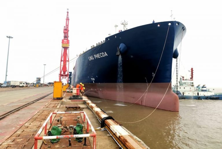 Hudong delivers LNG Phecda to MOL and Cosco