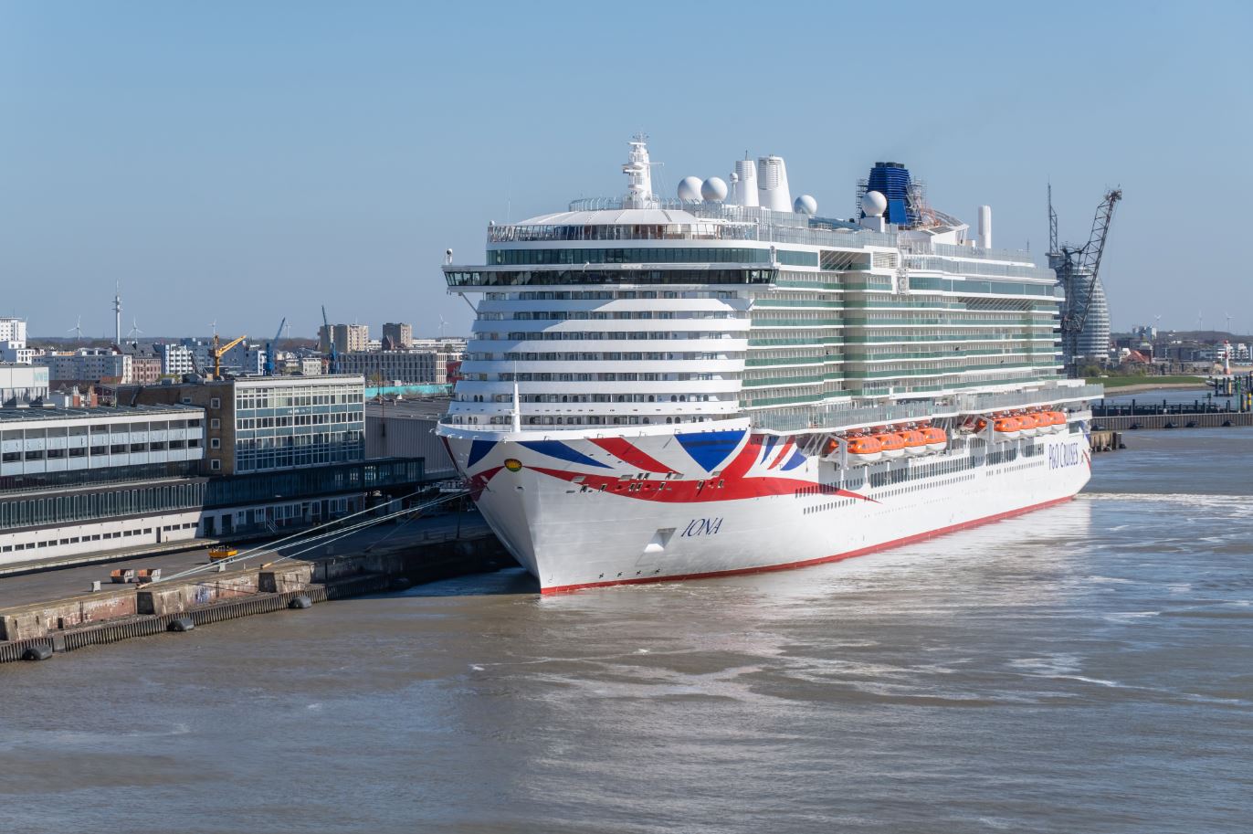 P&O Cruises to take delivery of first LNG-powered newbuild