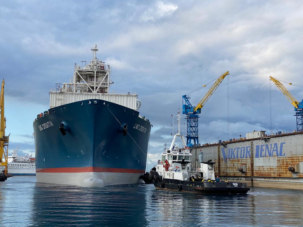 Croatian FSRU sets course to Spain's Sagunto to pick up test cargo