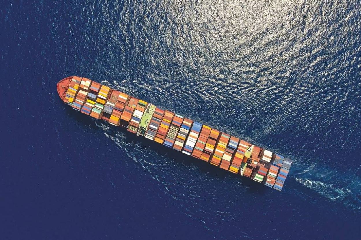 Hapag-Lloyd orders six giant LNG-powered container vessels at DSME