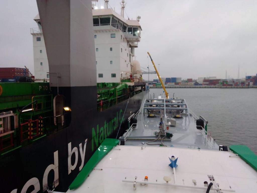 Titan bunkers ESL Shipping's LNG-powered bulker in Rotterdam