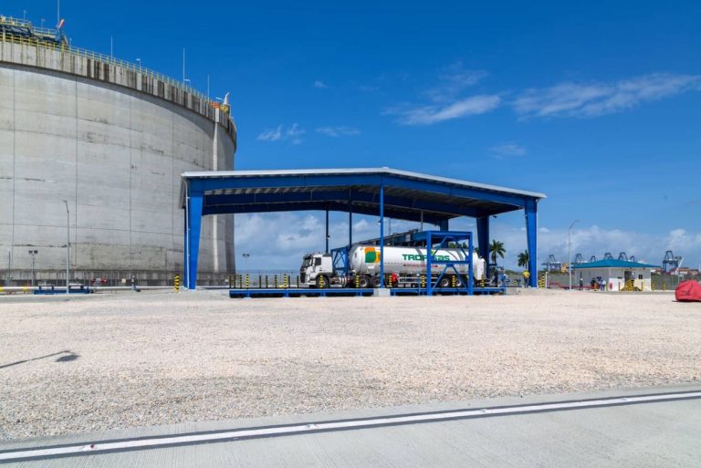 AES Colon launches truck loading station to supply LNG to Central America