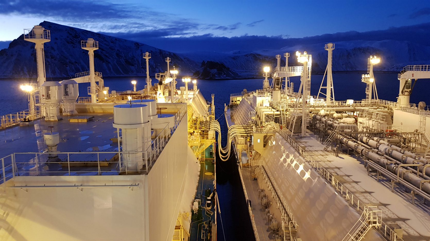 Spot LNG prices, charter rates continue to skyrocket
