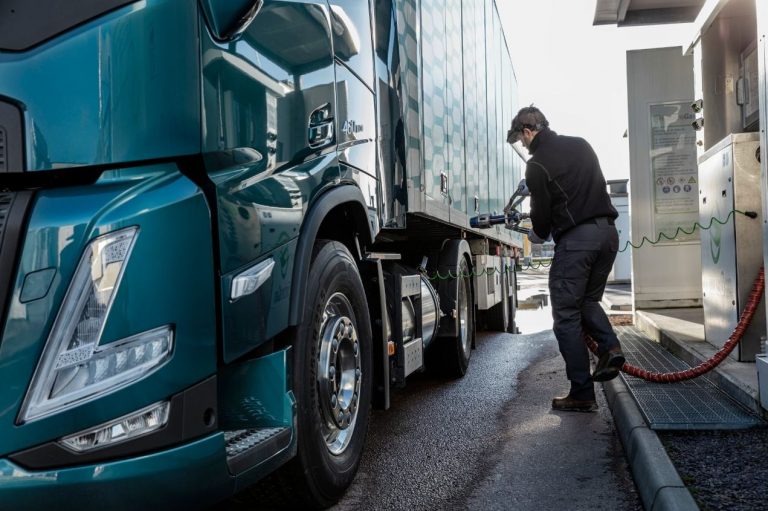 Volvo says number of Dutch LNG trucks surges
