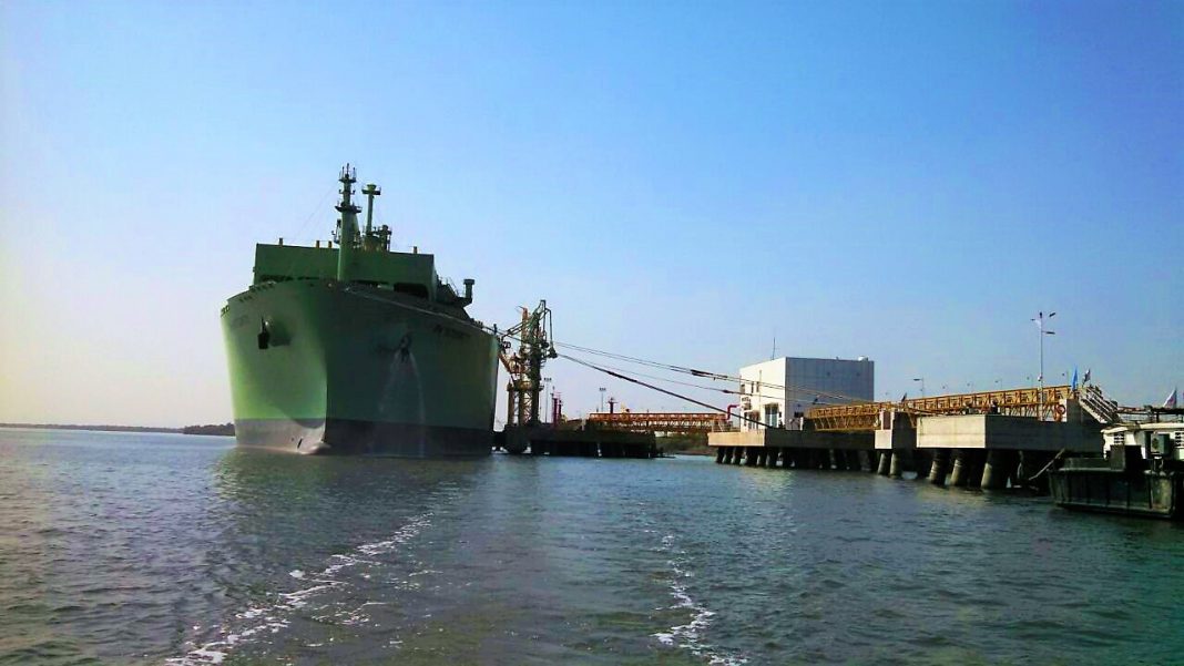 Vitol comes out top in new Pakistan LNG tender