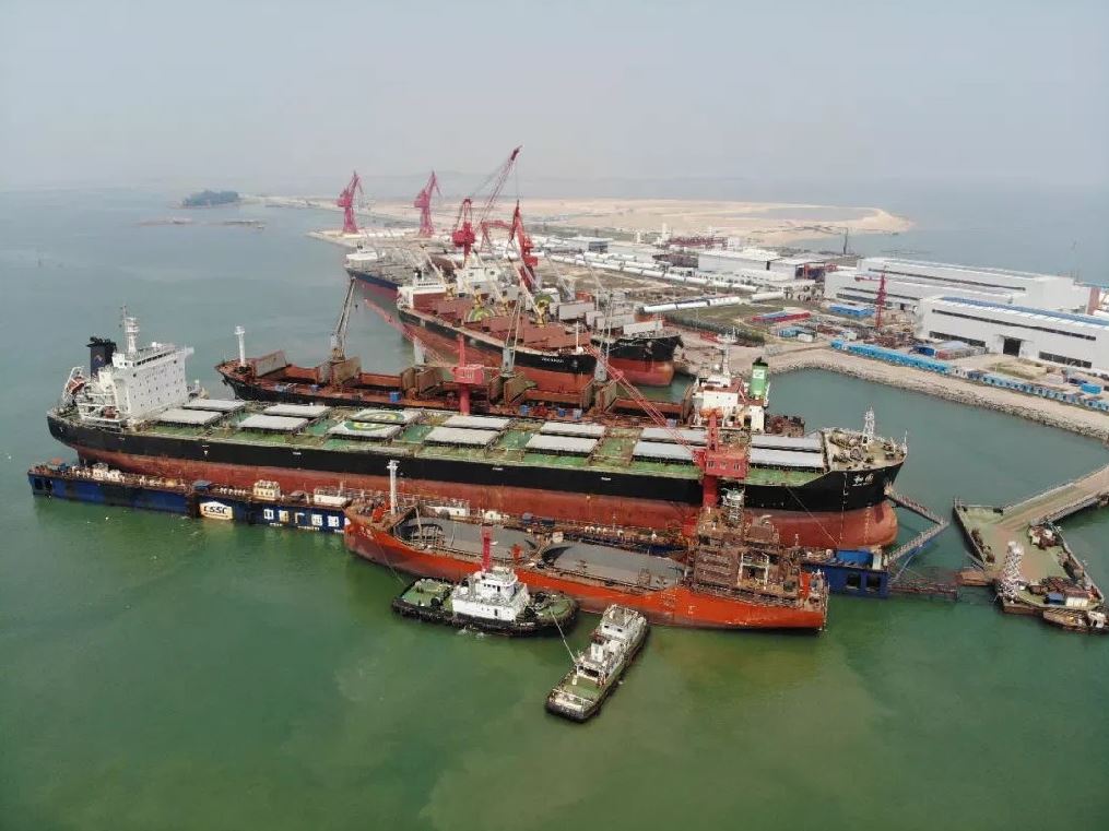 China's GNG Ocean orders 50 small LNG-powered bulkers at Guijiang