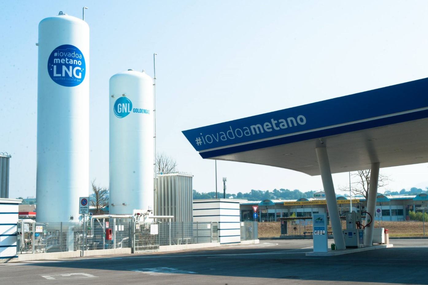 Italy's Snam inks deal to develop small and mid-scale LNG plants
