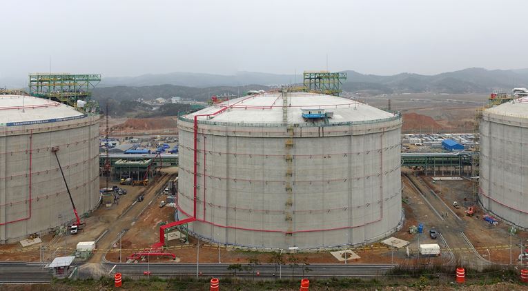 South Korea's GS Energy, VinaCapital to build Vietnam LNG-to-power project