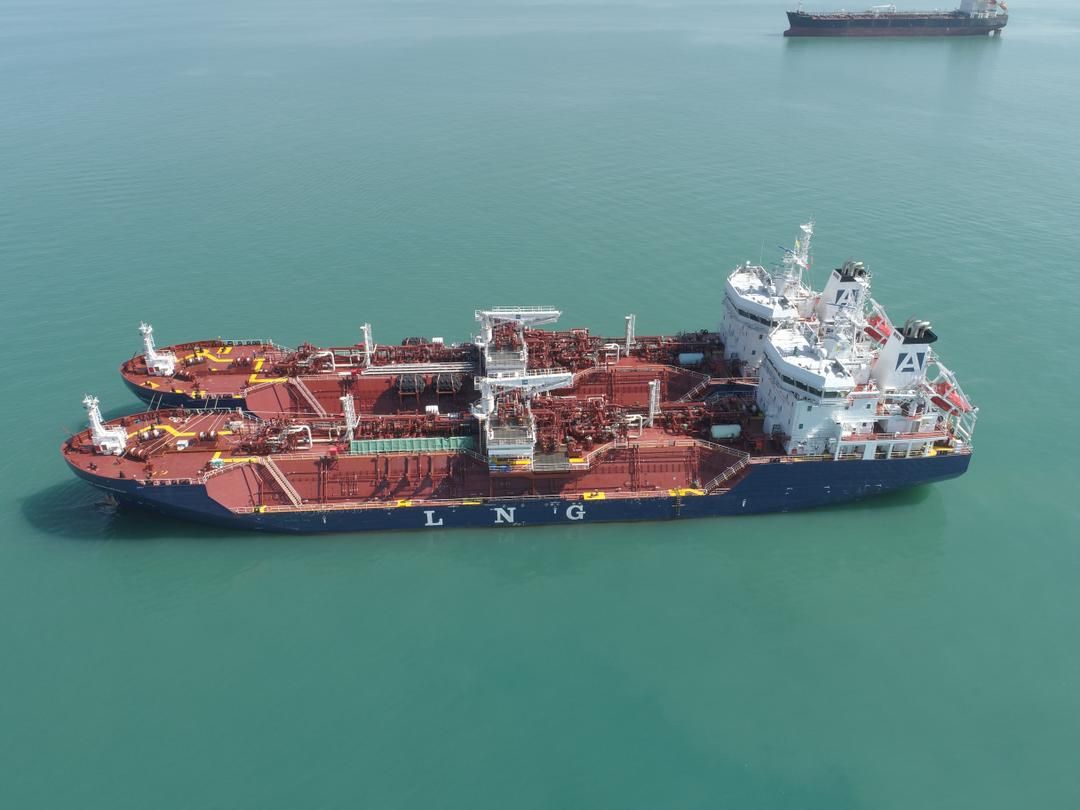 Avenir's LNG duo meets off Singapore ahead of Sardinian terminal launch