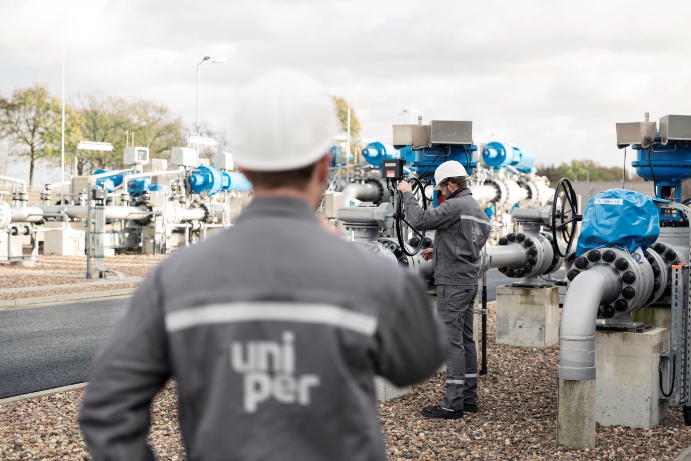 Uniper switches Wilhelmshaven plans from LNG to hydrogen