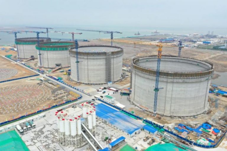 China’s Beijing Gas raises roof on first Tianjin Nangang LNG tank