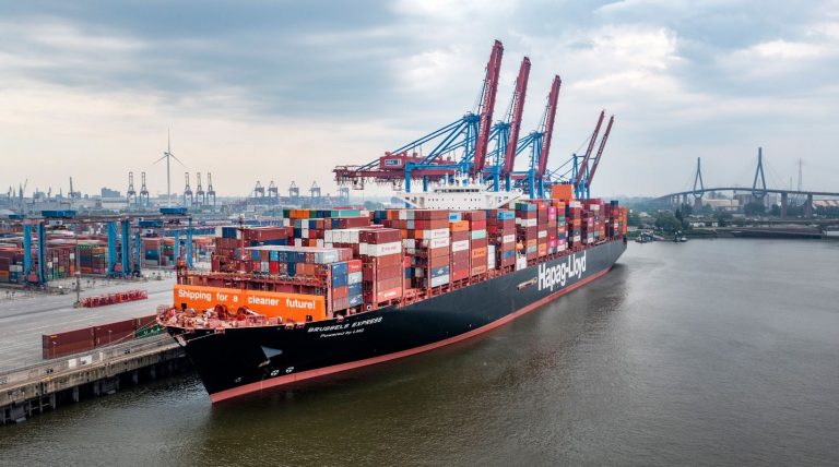Hapag-Lloyd’s converted LNG containership arrives in Hamburg