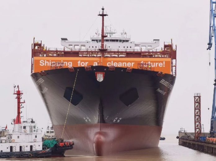 Hapag-Lloyd's converted containership wraps up LNG bunkering op