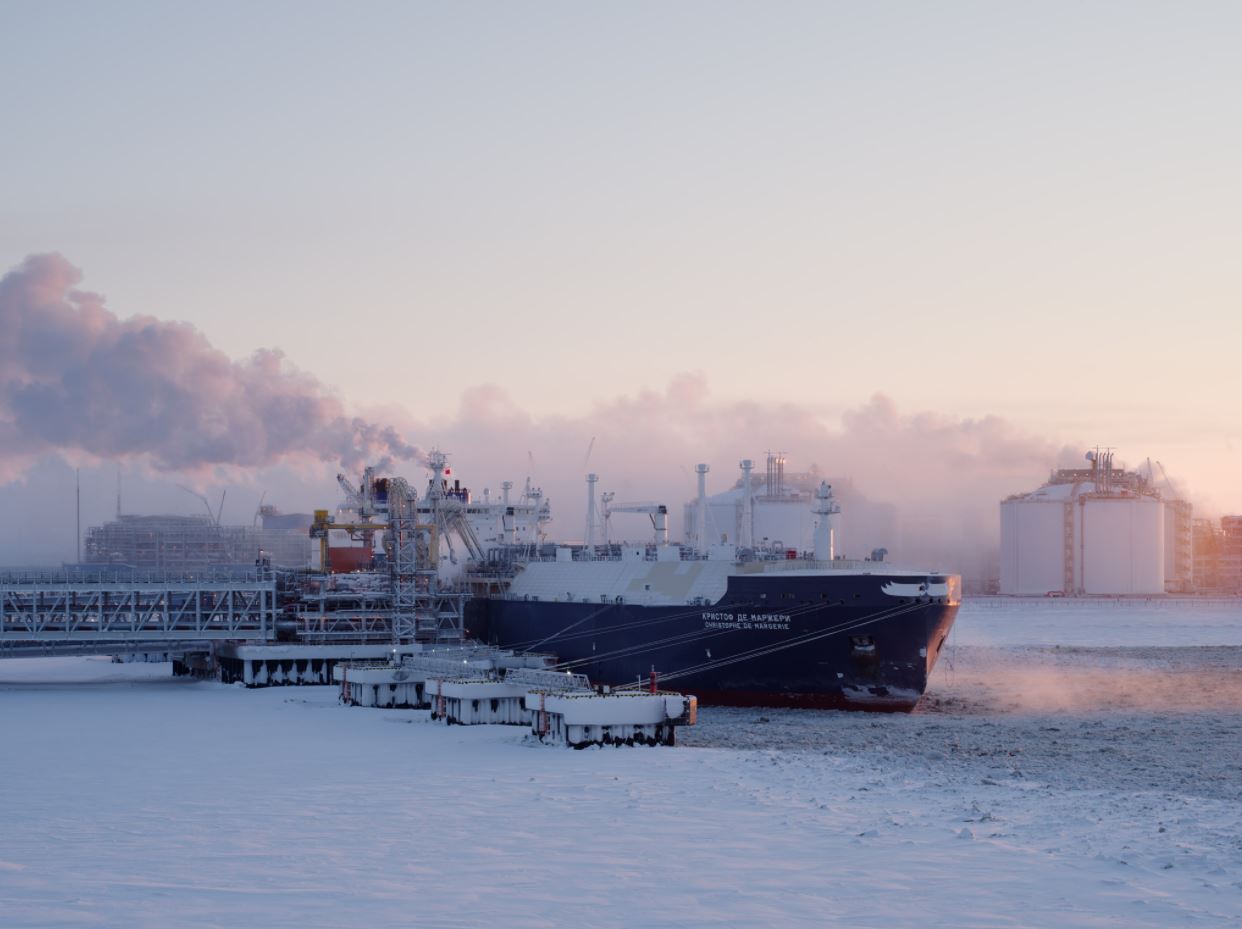 Total takes stake in Novatek’s LNG transshipment terminals
