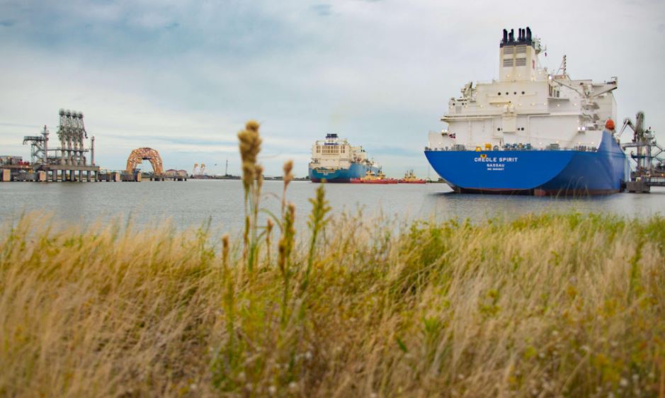 US weekly LNG exports drop to 17 cargoes