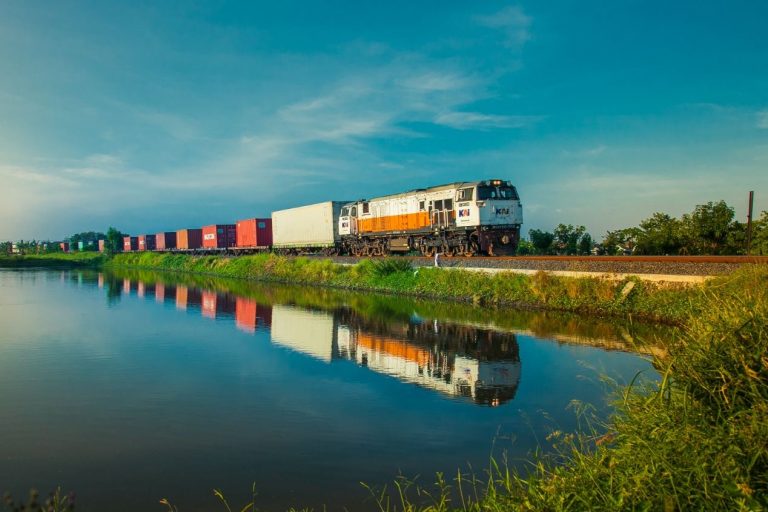 Indonesia's PGN, KAI to trial LNG delivery by rail
