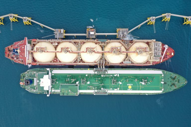 Golar fixes LNG carrier on five-year charter