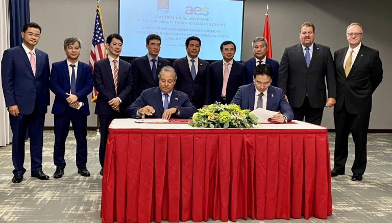 PetroVietnam Gas, AES ink deal to build Son My LNG import terminal