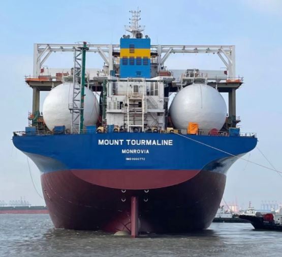 SWS launches first LNG-powered Newcastlemax bulker for EPS