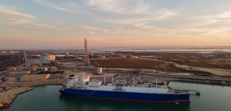 US weekly LNG exports drop, Henry Hub spot gas price jumps
