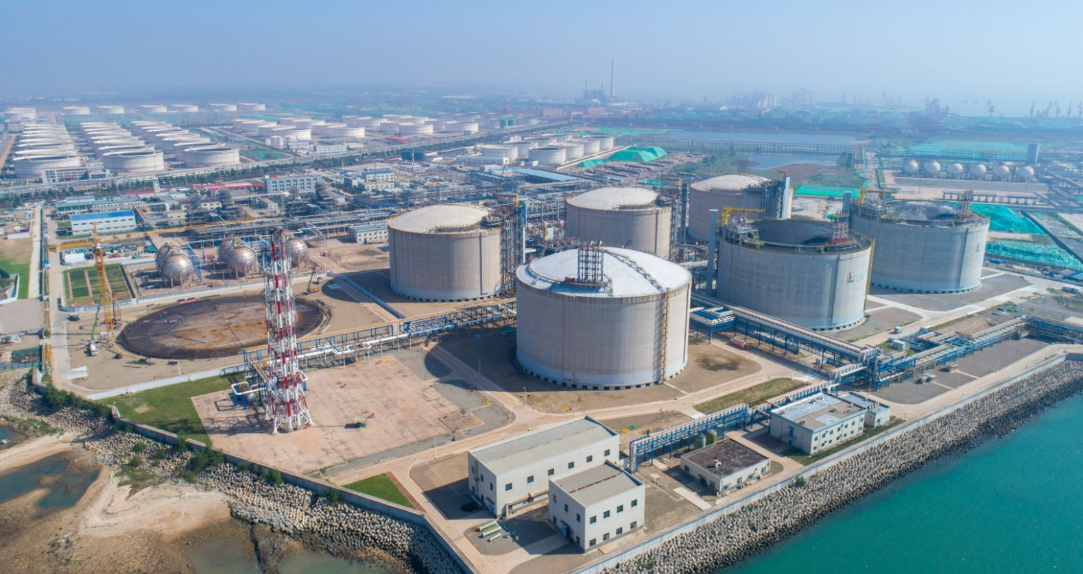 China's LNG imports rise in September