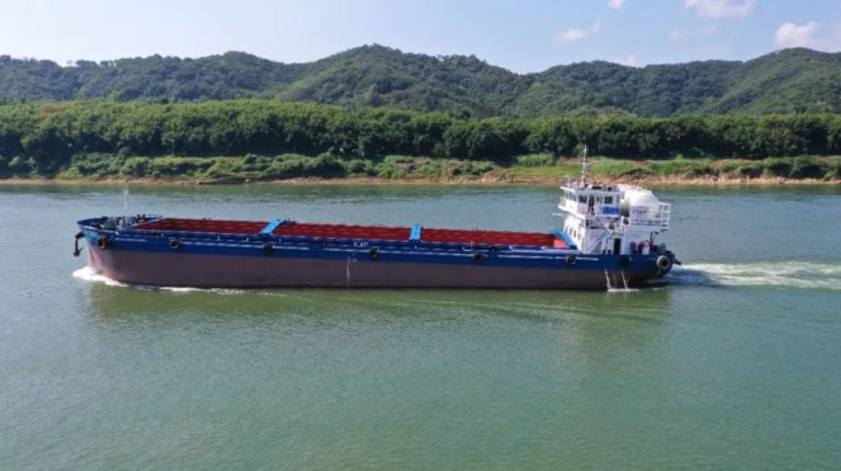 Guijiang delivers first two small LNG-powered bulkers to GNG Ocean