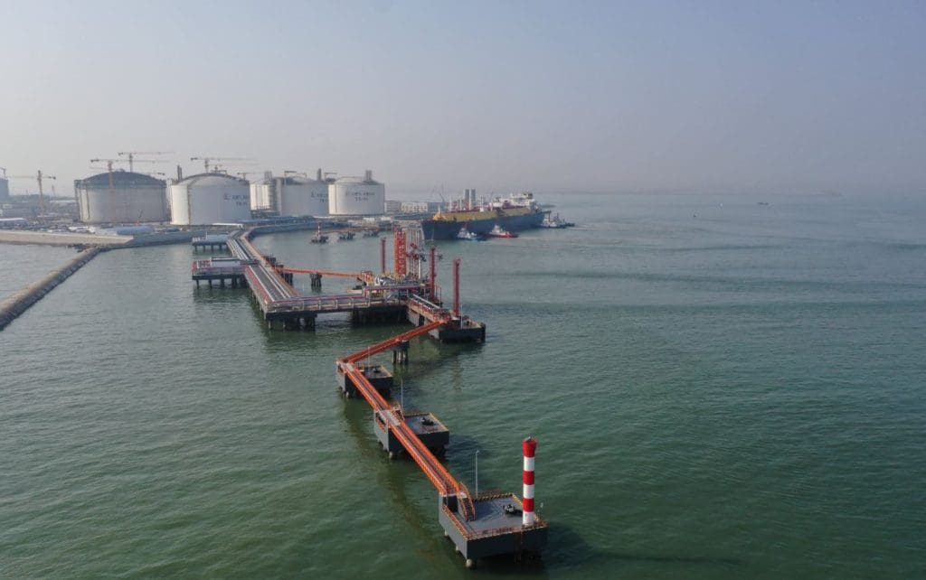 China's Sinopec launches second jetty at Tianjin LNG terminal