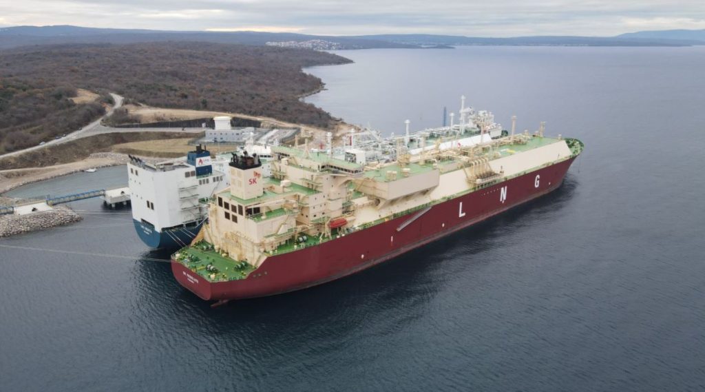 Croatian FSRU welcomes 19th LNG shipment, last for this year