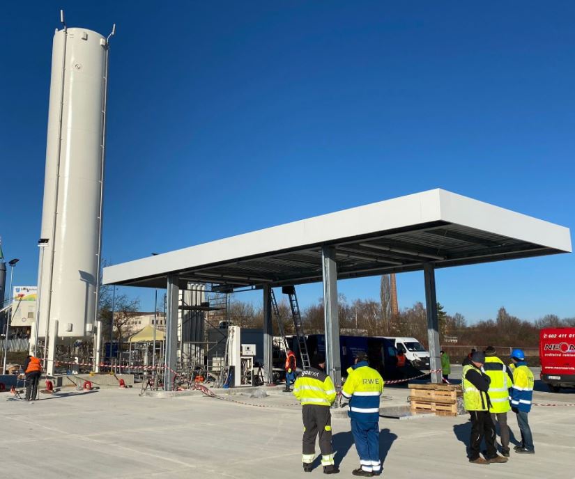 GasNet working on first fixed Czech LNG filling station