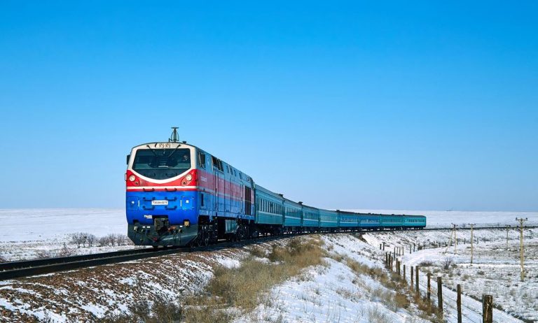 Kazakhstan looking to convert locomotive fleet to LNG fuel