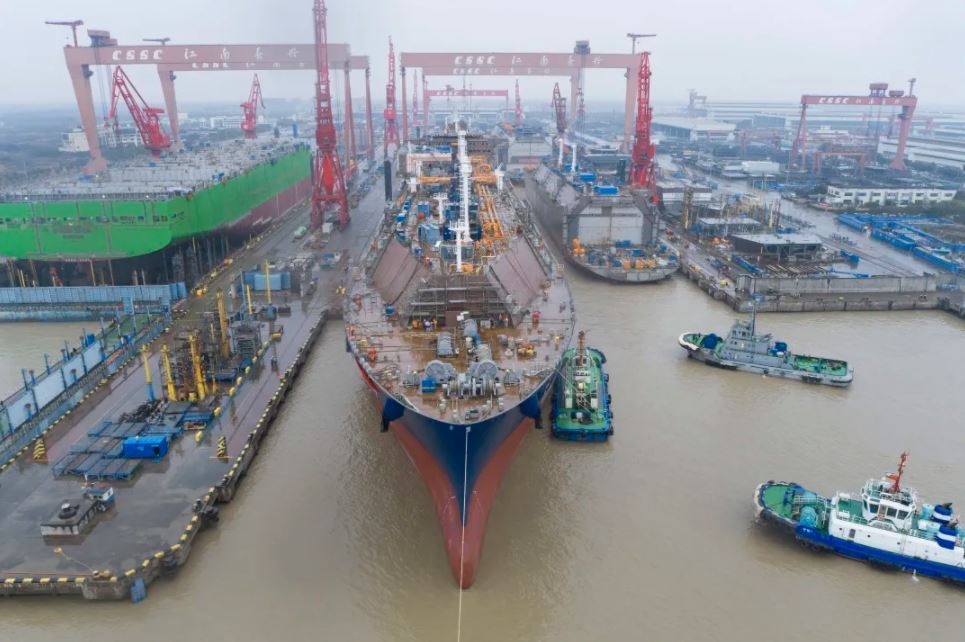 Hudong-Zhonghua floats out second COSCO LNG carrier