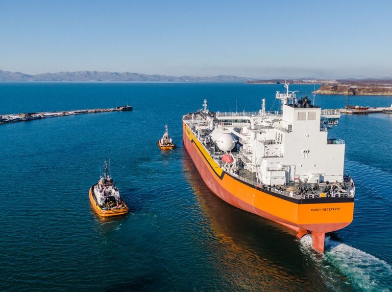 Zvezda to deliver another LNG-powered Aframax tanker to Rosneft