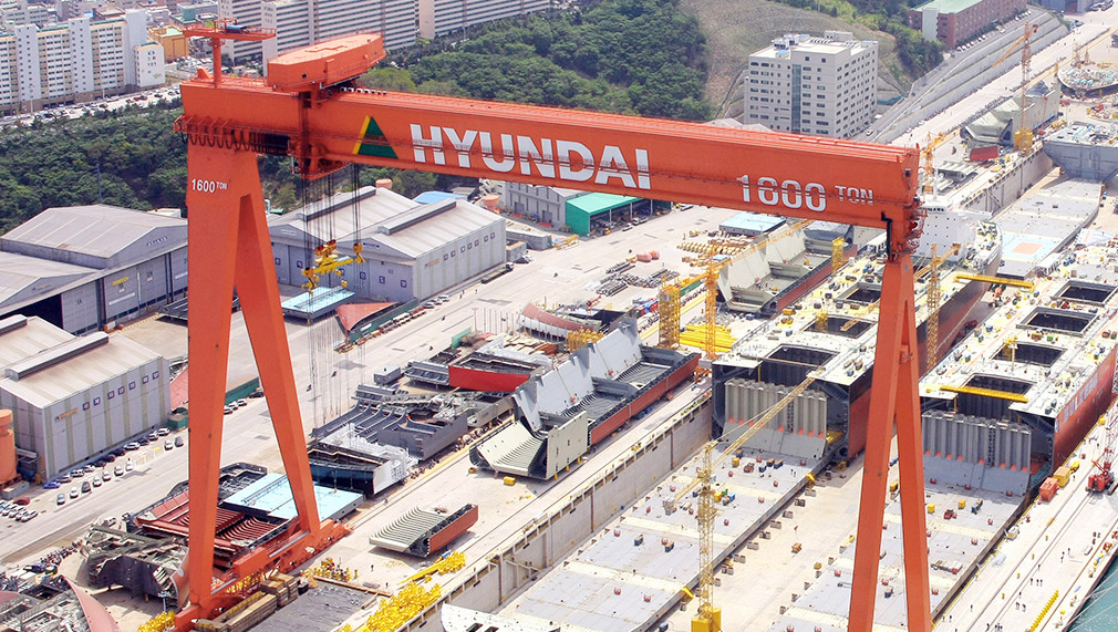 Hyundai Samho clinches new order to build three LNG-powered containerships