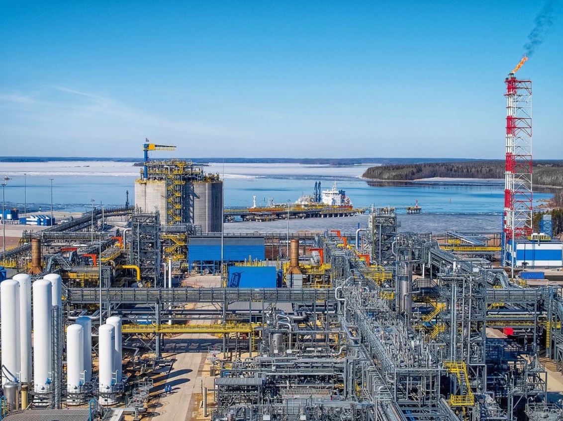 Russian LNG giant Novatek logs jump in 2021 profit