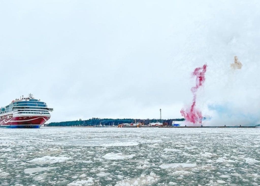 Viking Line’s LNG-powered newbuild arrives in Turku