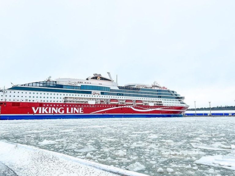 Viking Line’s LNG-powered newbuild arrives in Turku