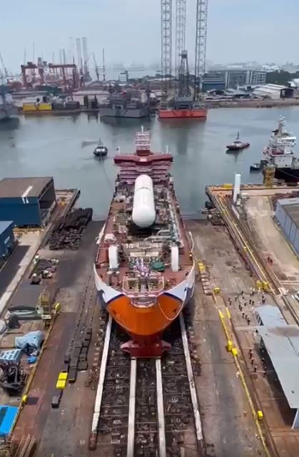 Keppel launches third LNG-powered dredger for Van Oord (2)