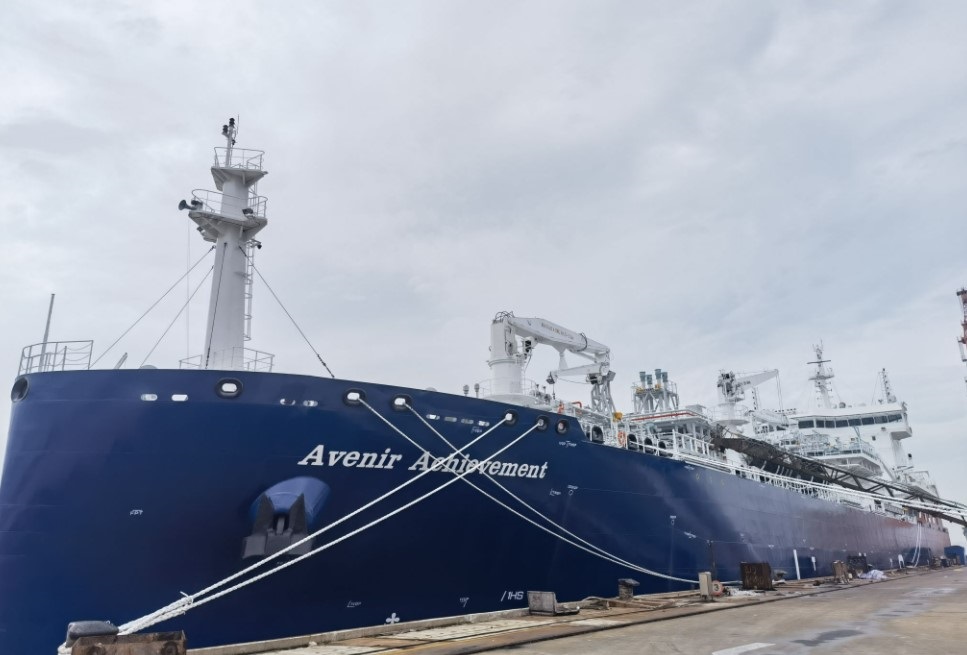 Avenir takes delivery of large LNG bunkering newbuild, plans more small-scale ships
