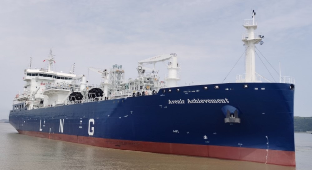 Avenir takes delivery of large LNG bunkering newbuild
