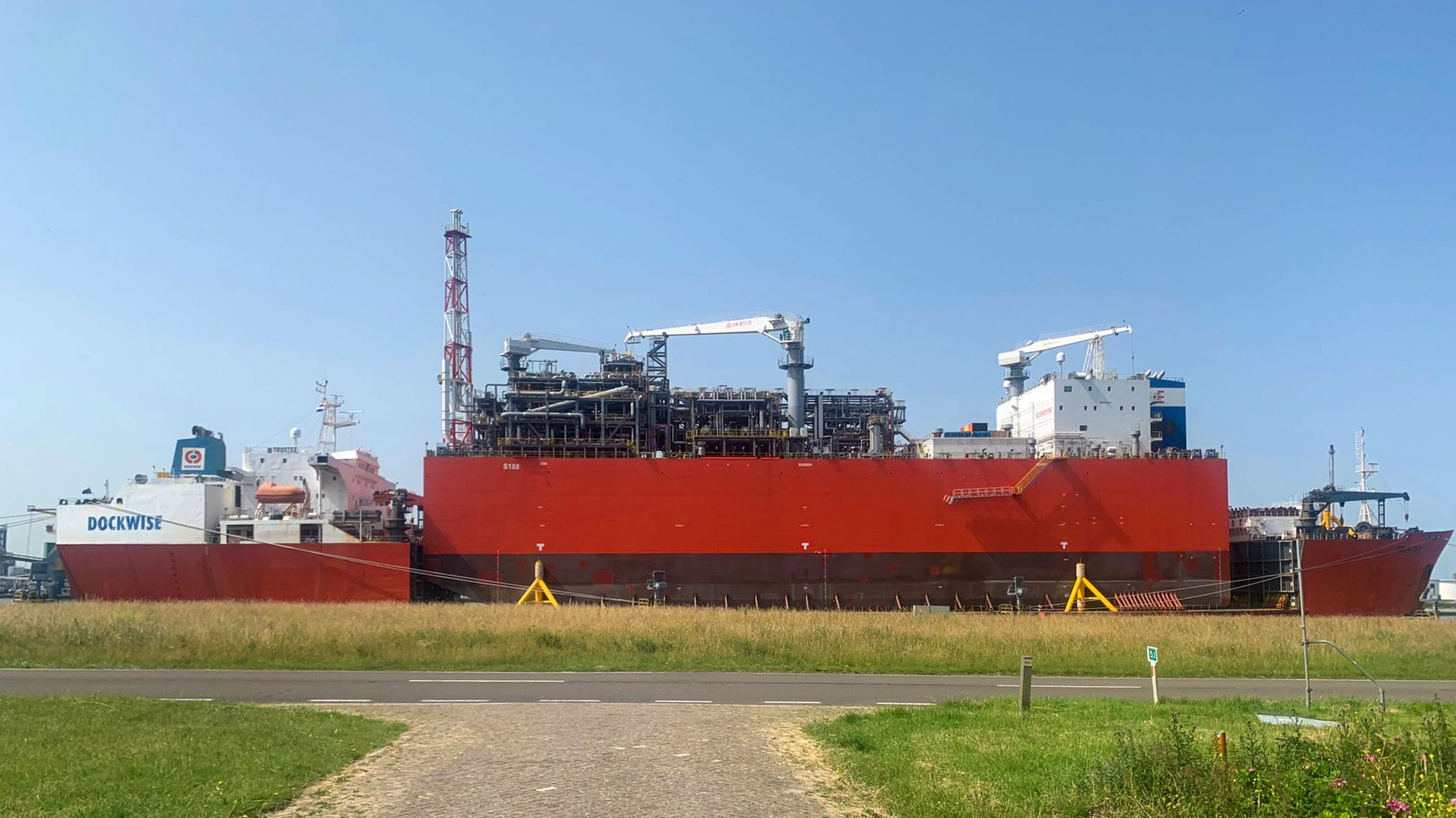 Czech firm books capacity at Dutch Eemshaven LNG import hub